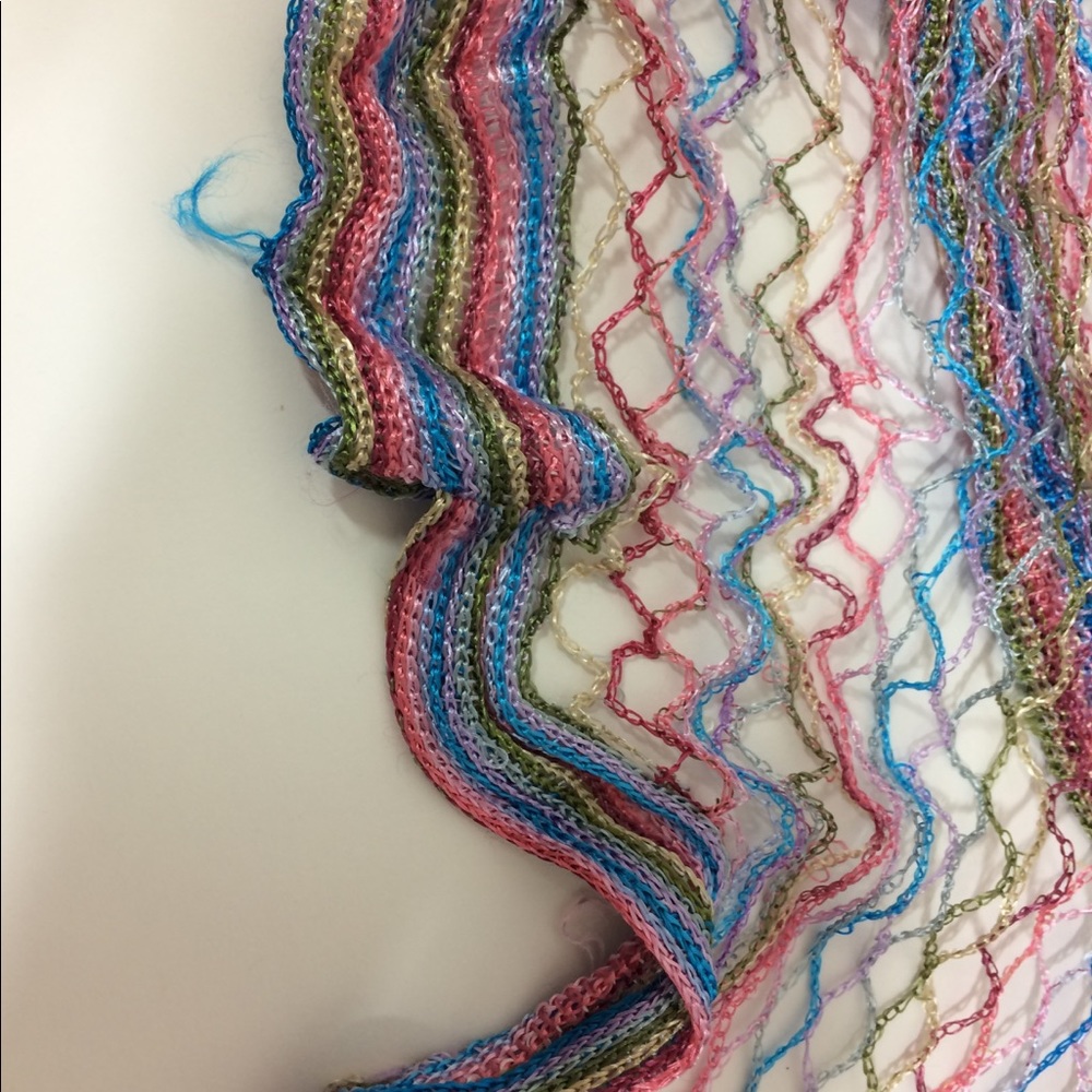 *Scarf - Picture 3 of 4